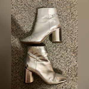Silver boots- some pilling not noticeable